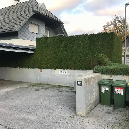 Below Eden 아파트 *